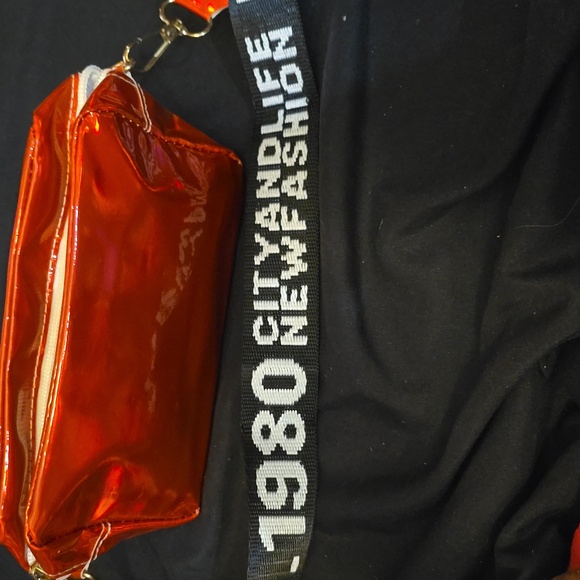 Little Beauty Red Bag - Picture 5 of 7